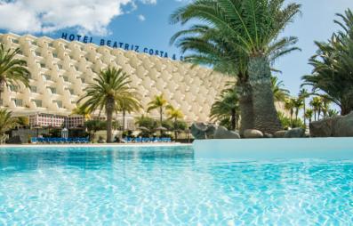 piscine + hôtel