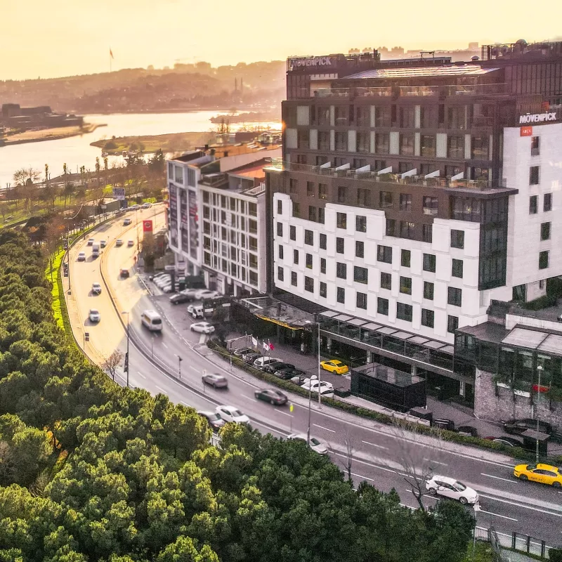 Movenpick Istanbul Golden Horn 5*