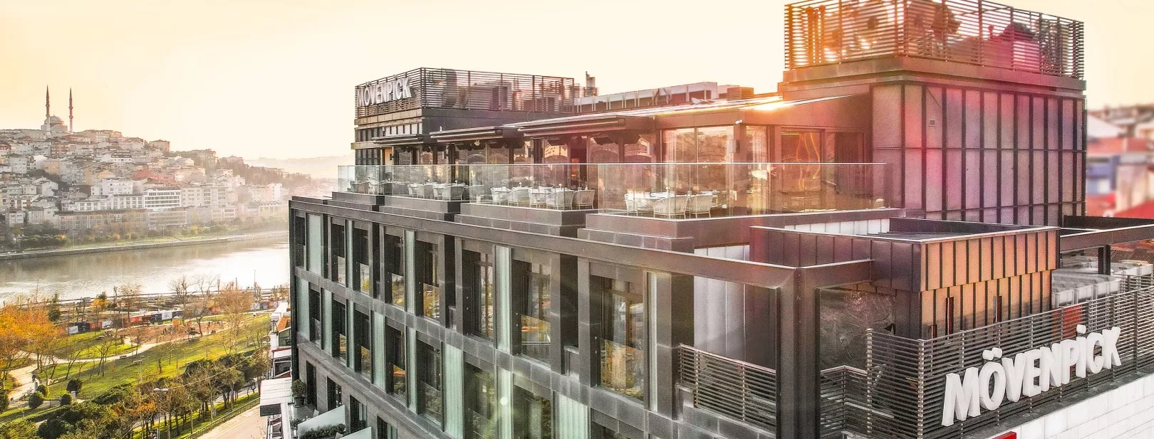 Movenpick Istanbul Golden Horn 5*