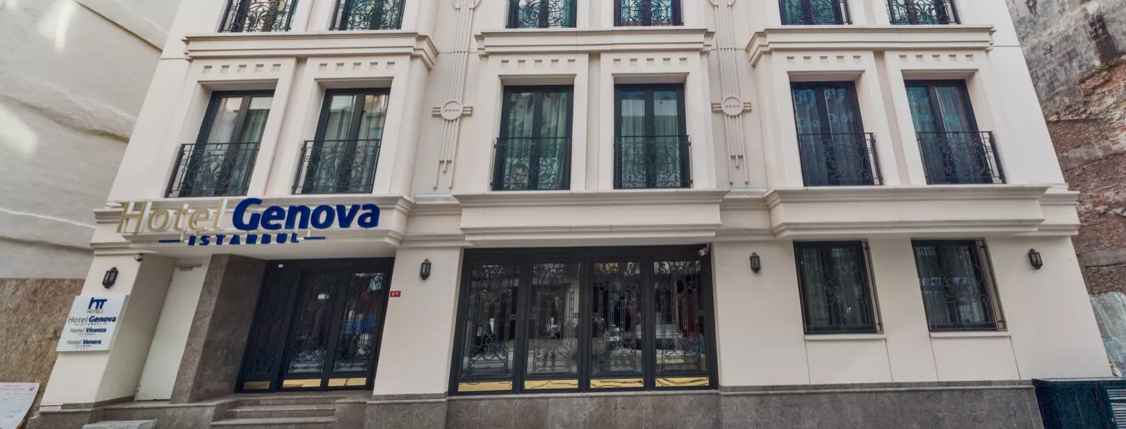 Genova 3*